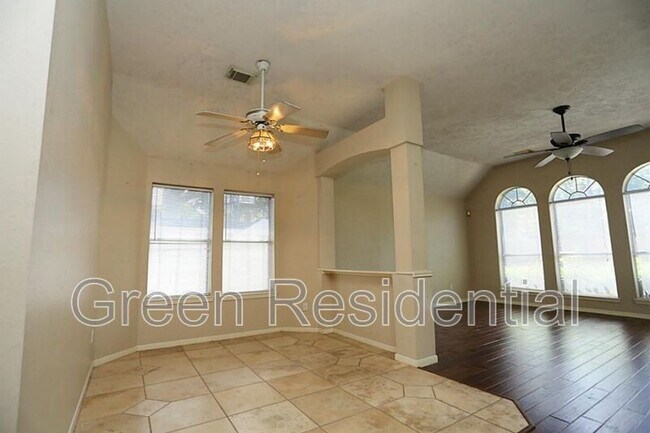 Building Photo - 1718 Calmar Dr