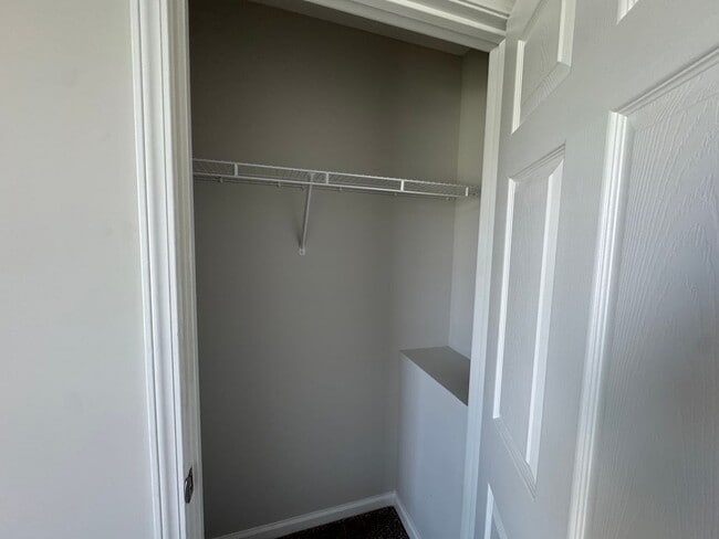 Building Photo - Newly Renovated 3BR 2BA home close to GM, ...