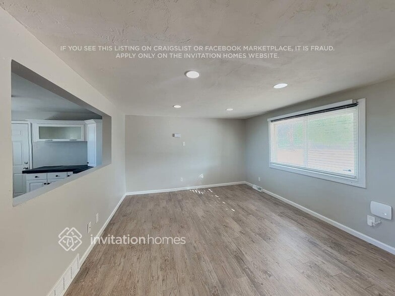 Building Photo - 387 Helena Cir