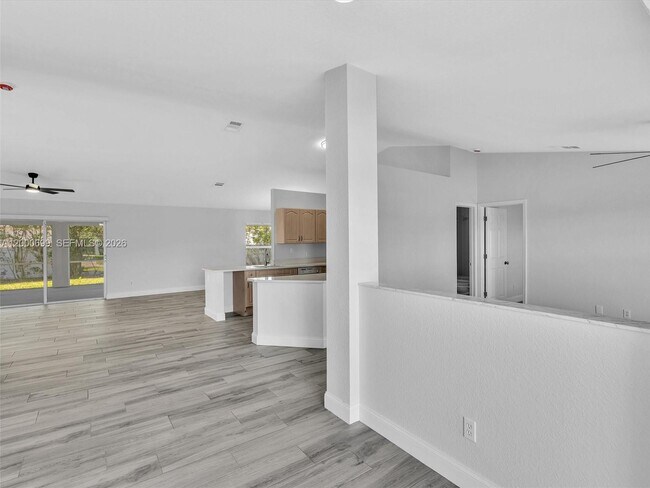 Building Photo - 2022 NW 9th Terrace