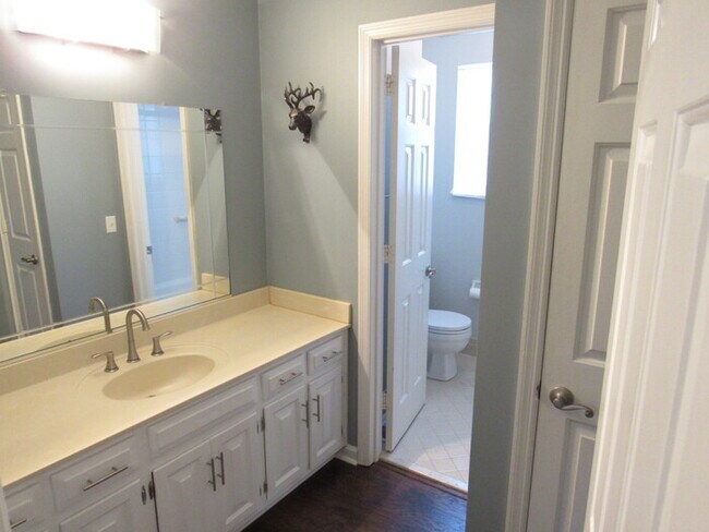 Building Photo - 4 bedroom home w/ walking trail to Percy P...