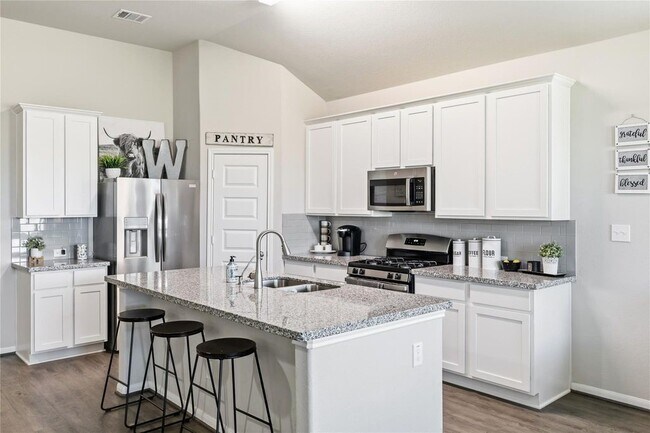 Building Photo - 14815 Rain Tree Dr