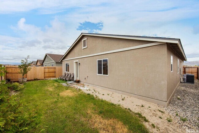 Building Photo - 698 Valmy Dr