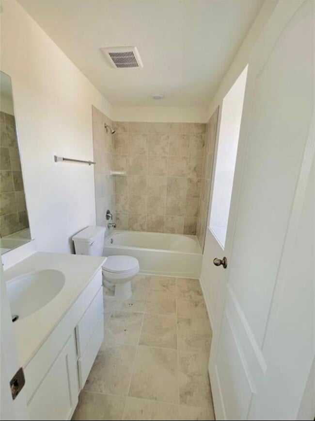 Building Photo - 4939 Hickory Deer Ln