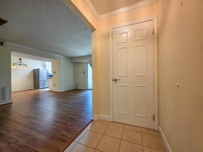 Building Photo - 7758 New Providence Dr