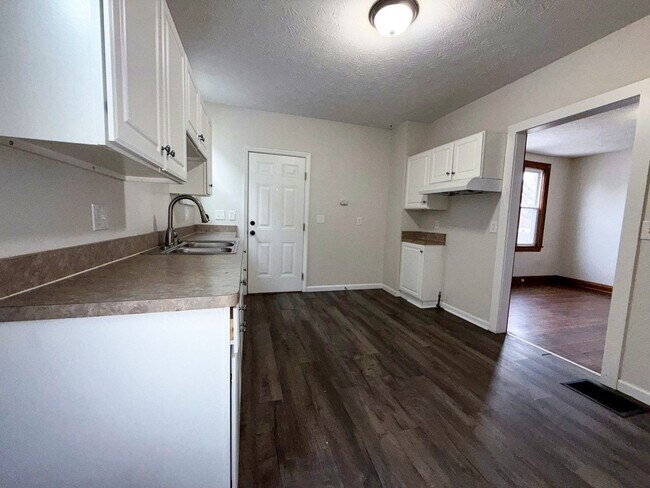 Building Photo - Charming 3BR Southern Orchards Home w/ Original Woodwork & Decorative Fireplace