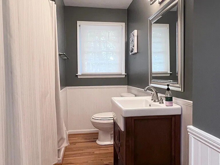 additional bath - 5005 N Hills Dr