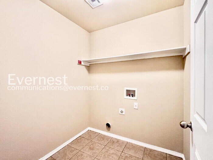 Building Photo - 14725 S Fern Pl