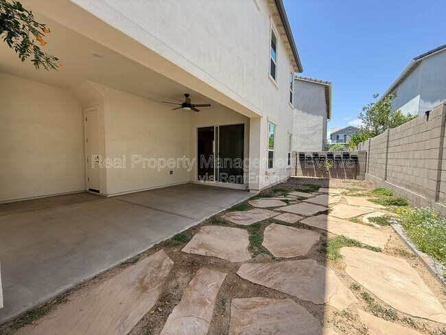 Building Photo - 5118 E Anderson Dr