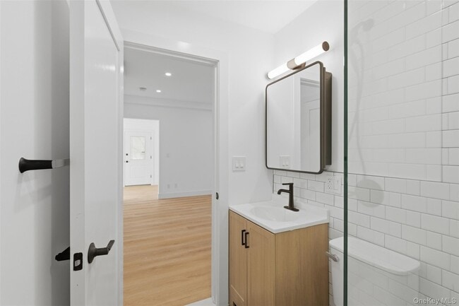 Building Photo - 134 E Main St