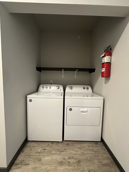 Building Photo - 950 Commercial St