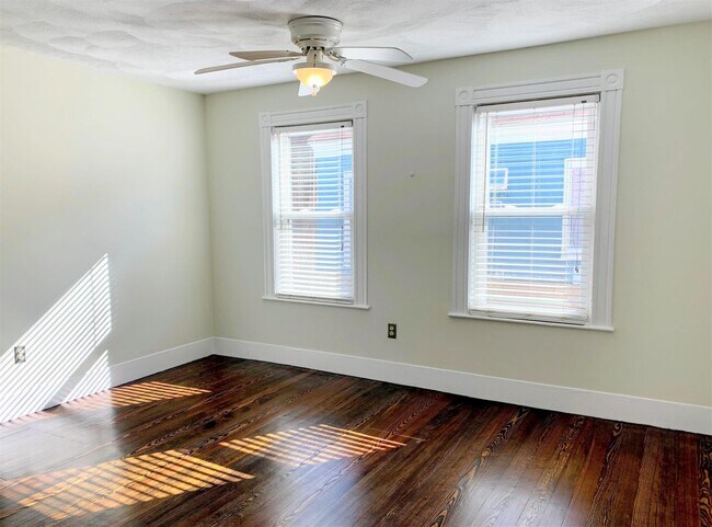 Building Photo - 98 Bristol Rd