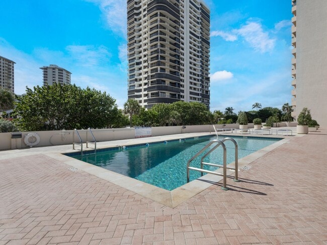 Building Photo - 4200 N Ocean Dr