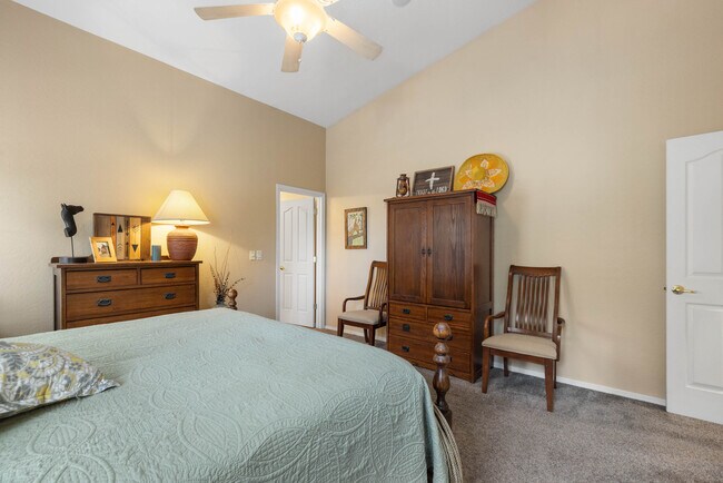 Building Photo - 5529 N Bremont Ct