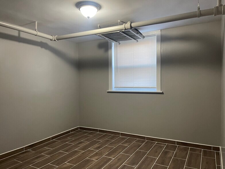 Building Photo - 5300 W Altgeld St