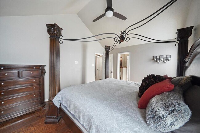 Building Photo - 10035 Red Wolf Ln