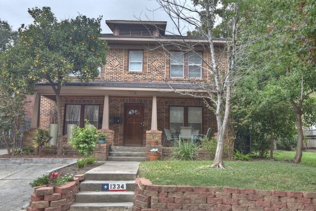 Primary Photo - 1334 W Pierce St