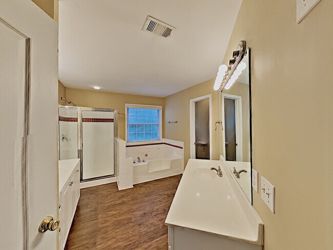 Building Photo - 2813 Savannah Walk Cove