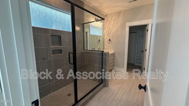 Building Photo - 200 E Moore St