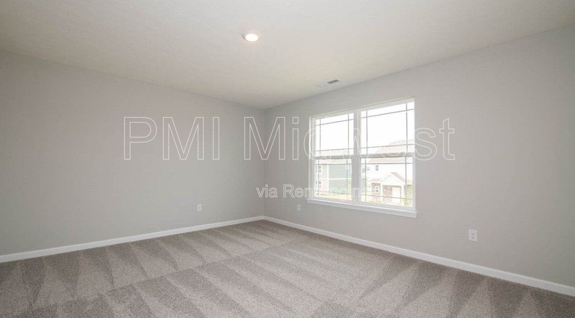 Building Photo - 2557 Lamar Dr