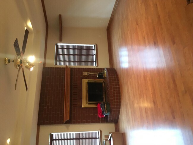 Building Photo - 111 Fox Run Pl