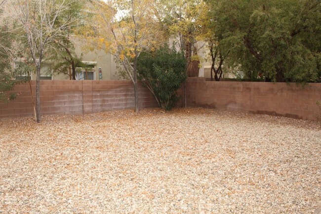 Building Photo - Beautiful 3 bedroom home in Southern Highl...