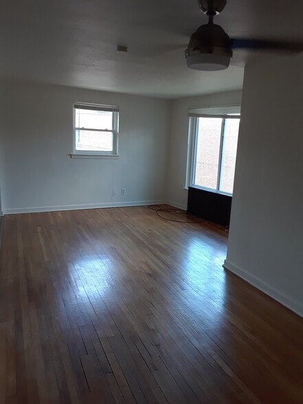 Building Photo - 1000 Hartman St