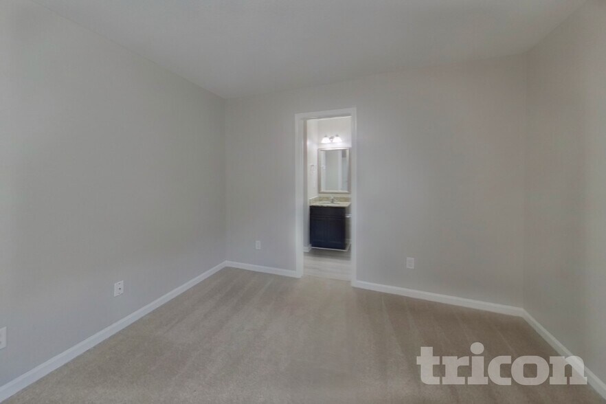 Building Photo - 344 Longfellows Ln