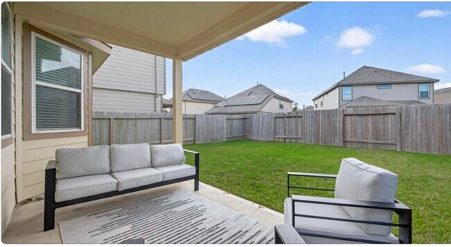 Building Photo - 17543 Desmond St