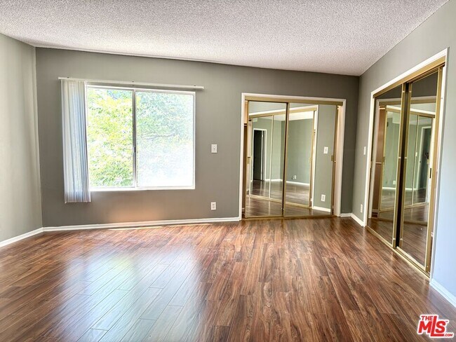 Building Photo - 1122 Peck Dr