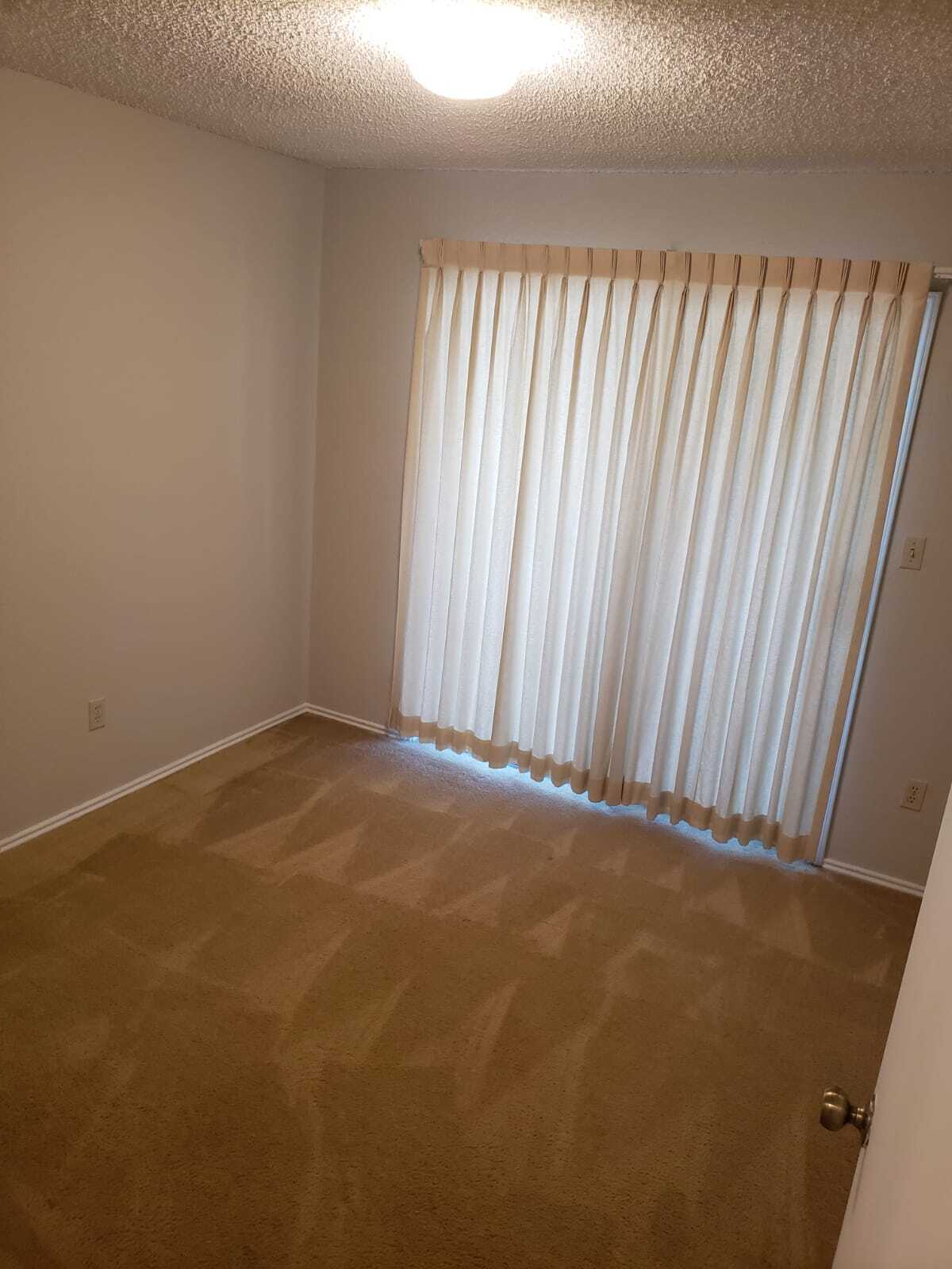 Building Photo - 1202 Thorpe Ln