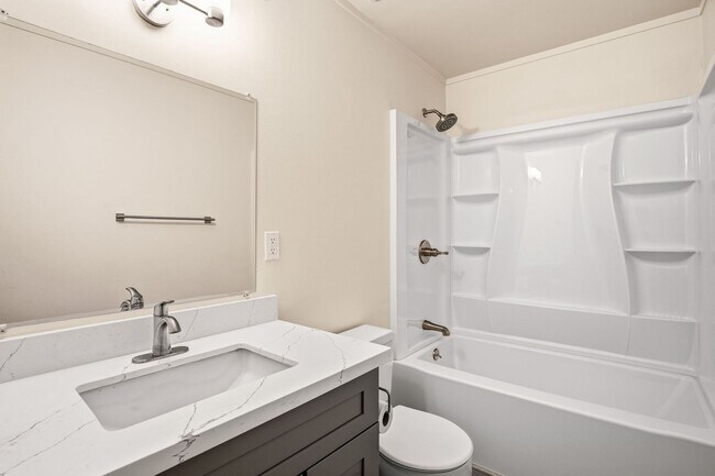 Building Photo - Remodeled 2 Story 3 Bed 1.5 Bath Townhome in Mountain View