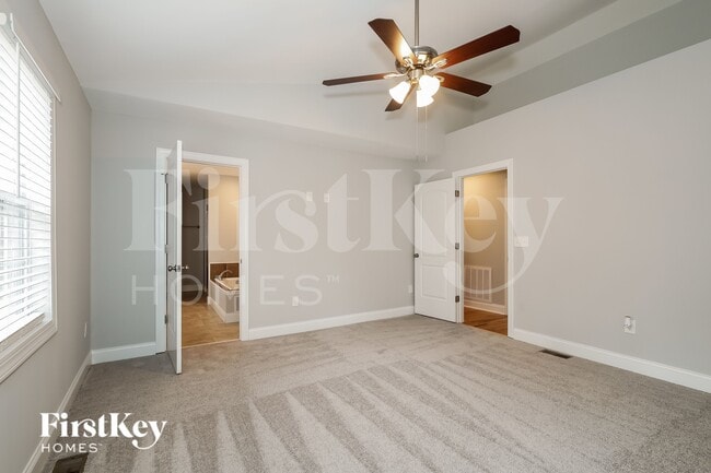 Building Photo - 7761 Sarah Dr