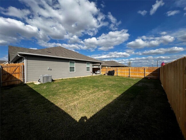 Building Photo - 1009 Marvin Wy