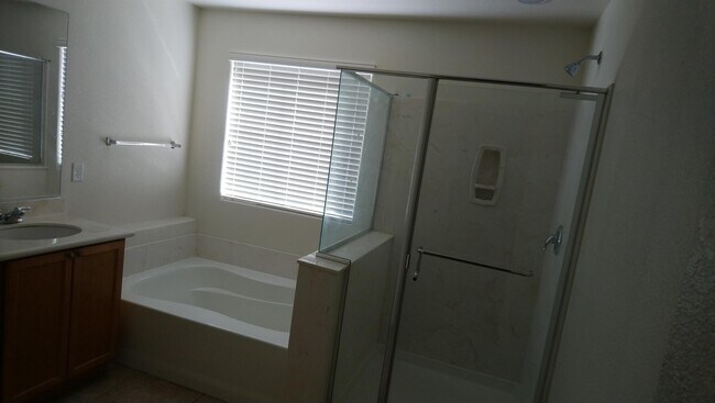 Building Photo - 2382 Via Barranca St