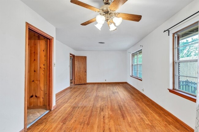 Building Photo - 1803 Sea Queen Ct