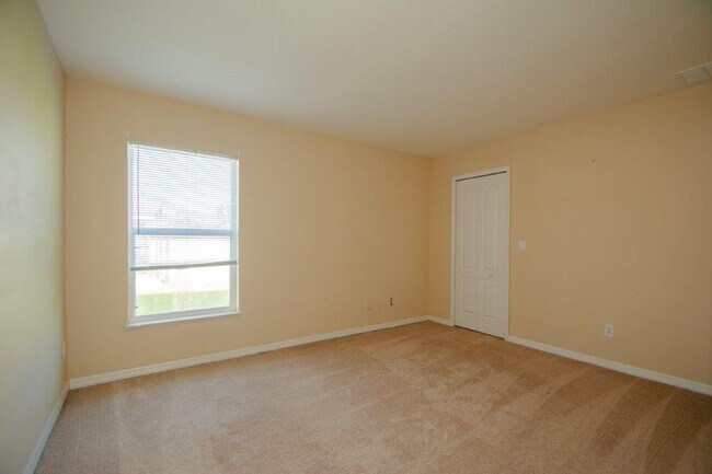 Building Photo - 1509 SW Crater Ave