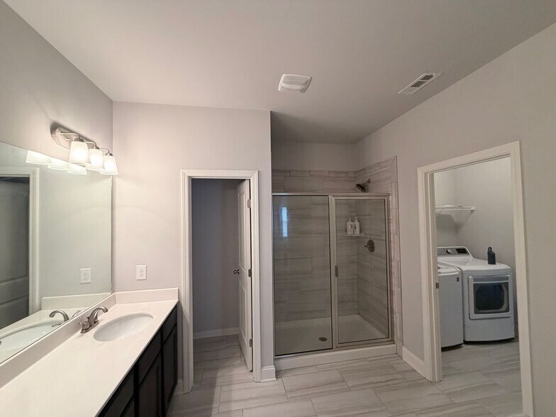 Building Photo - 4411 Rockrose Green Way
