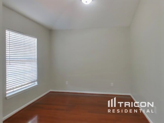 Building Photo - 3582 White Cow Ct
