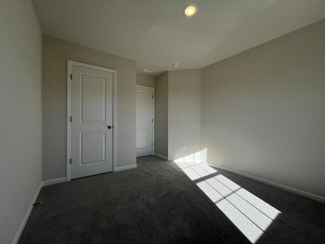 Building Photo - Brand New 3/2.5 Townhome Available In Reidville - Ready To Move In!