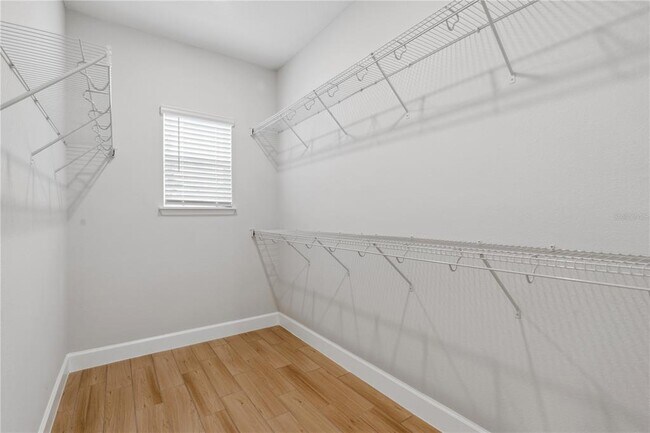 Building Photo - 512 Bellflower Way