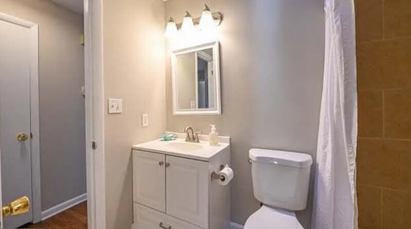 Building Photo - 752 Ticonderoga Ave