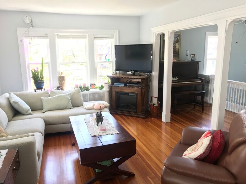 Building Photo - 87 Union St