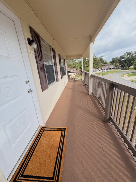 Building Photo - 1334 Lake Bonny Dr W