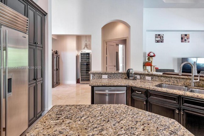 Building Photo - 17931 Lake Azure Way