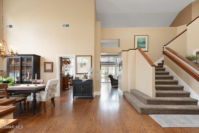 Building Photo - 136 Heath Meadow Pl