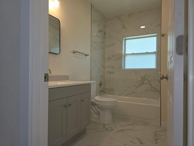 Building Photo - 119 Pine Island Dr