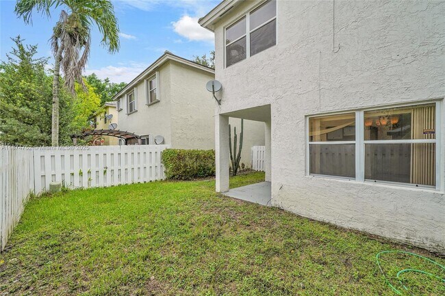 Building Photo - 815 NW 98th Ave