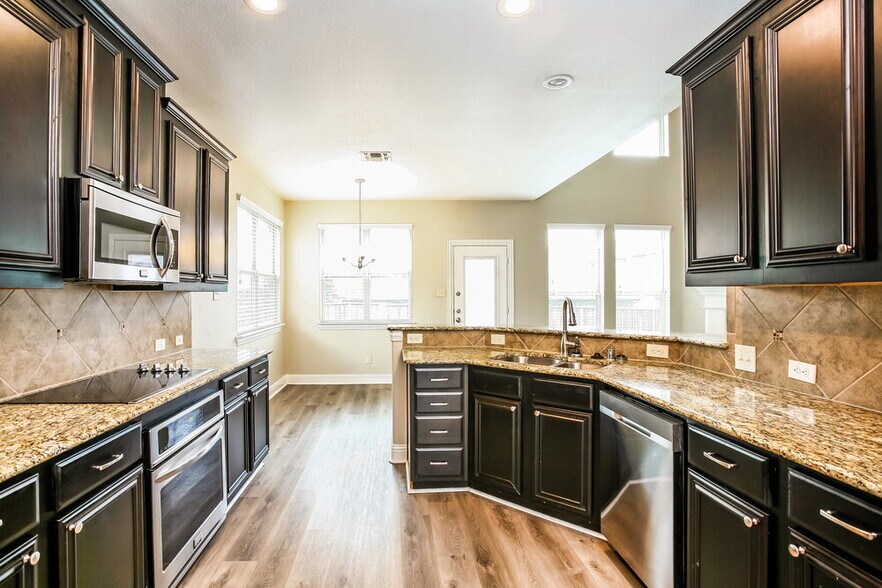 Building Photo - 2405 Comal Ct