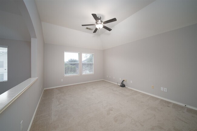 Building Photo - 3627 Midland Dr